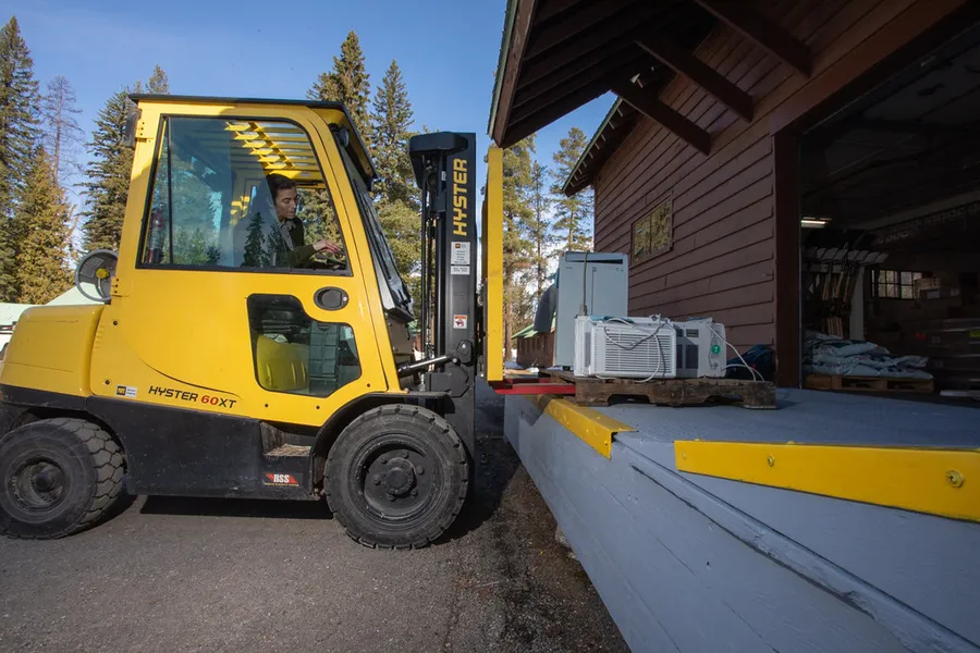 Antalya Forklift, Vinç ve Nakliye Hizmetleri: Kapsamlı Rehber